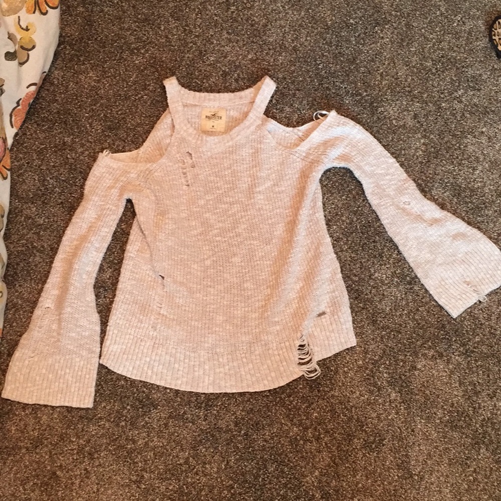 Hollister ripped sweater EUC